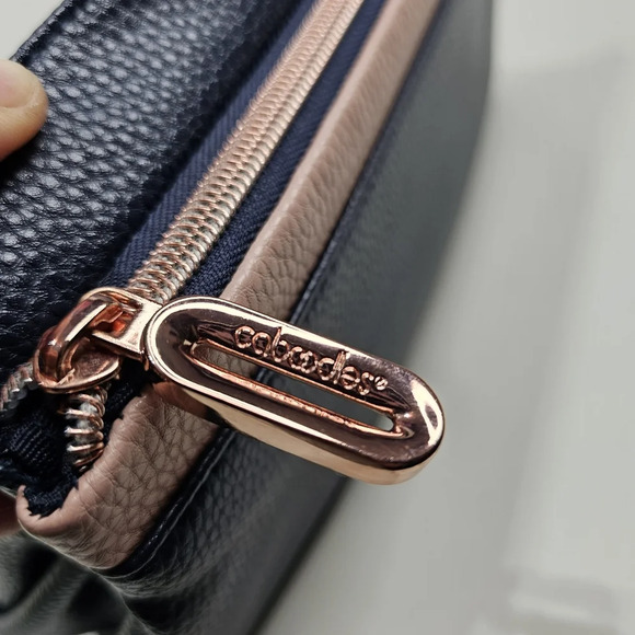 Caboodles Active by Simone Biles Zip Pop Grande Toiletry Bag - Picture 8 of 12